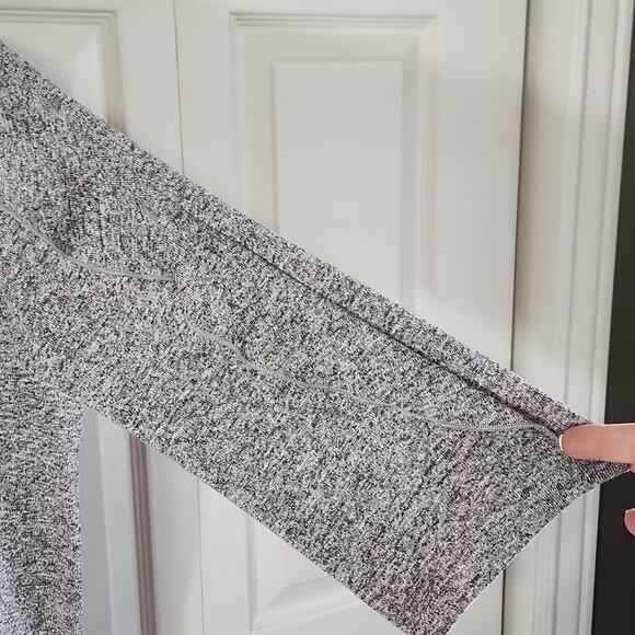 Clara Sun Woo Women's Heathered Gray Sweater Size LG Ruffle Sleeve Neutral USA - Picture 4 of 9